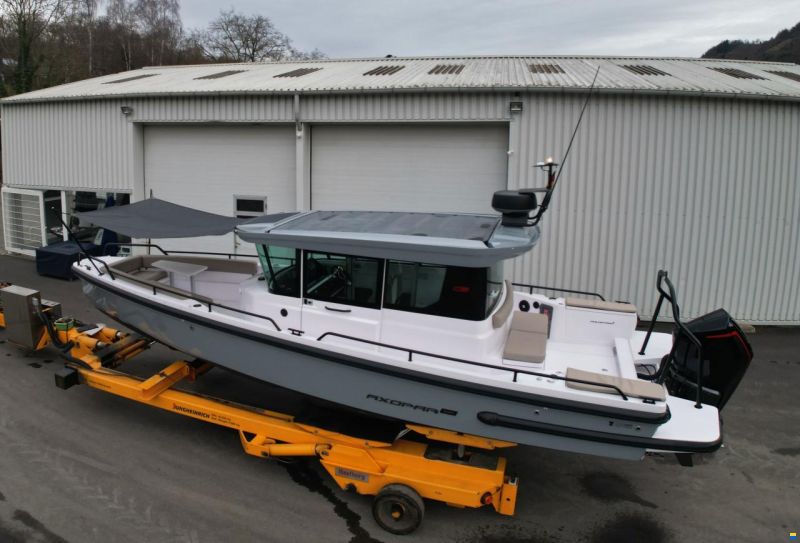 Axopar 28 Cabin