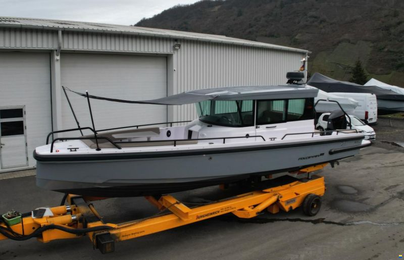 Axopar 28 Cabin