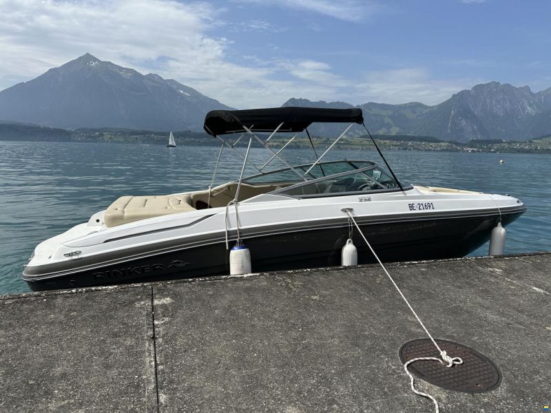 Rinker Captiva 236 BR 2015 Top-Zustand