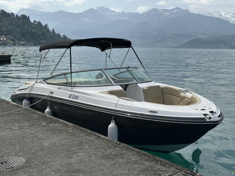 Rinker Captiva 236 BR 2015 Top-Zustand