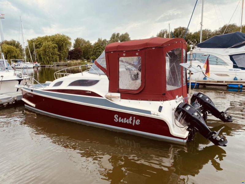 Bond Yachts Motorcat, MC30