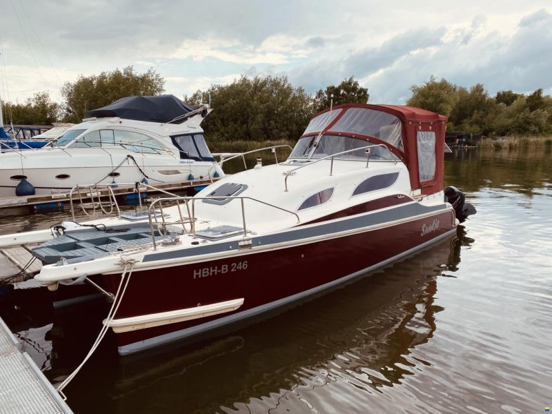 Bond Yachts Motorcat, MC30