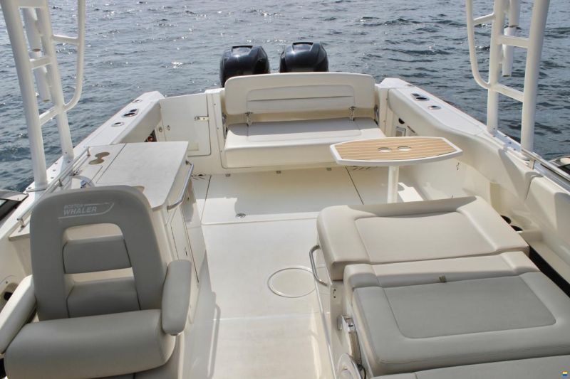 Boston Whaler 270 Vantage