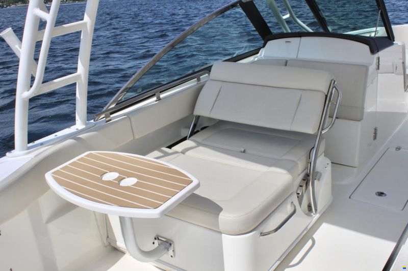 Boston Whaler 270 Vantage