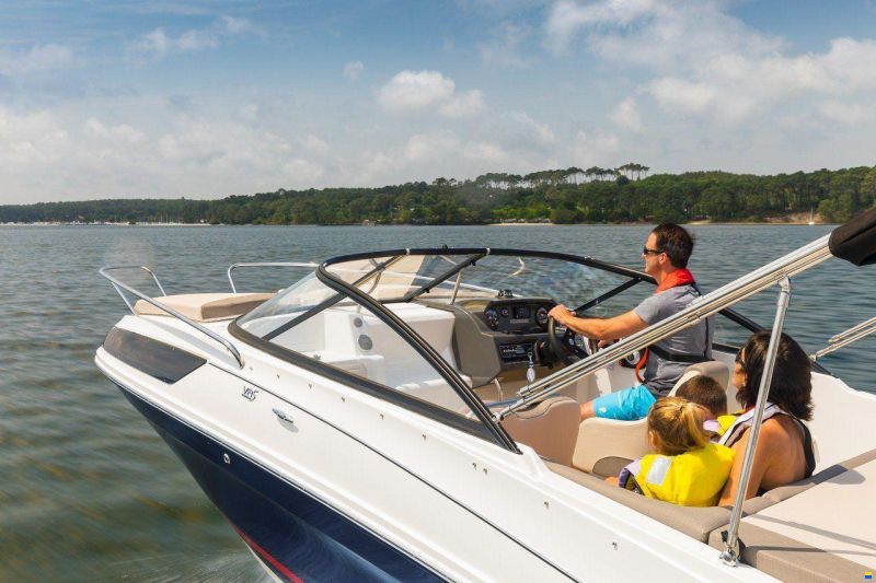 Bayliner VR5 CUDDY