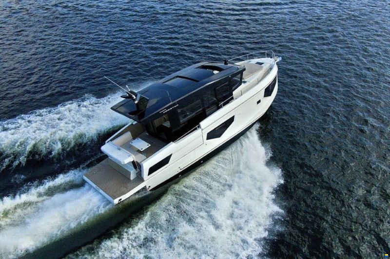 Cobra Gran Maestro 43