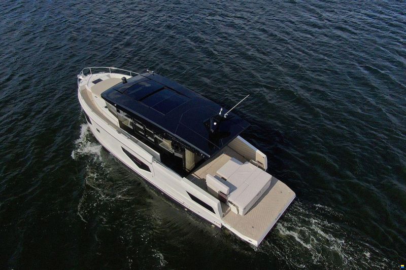 Cobra Gran Maestro 43