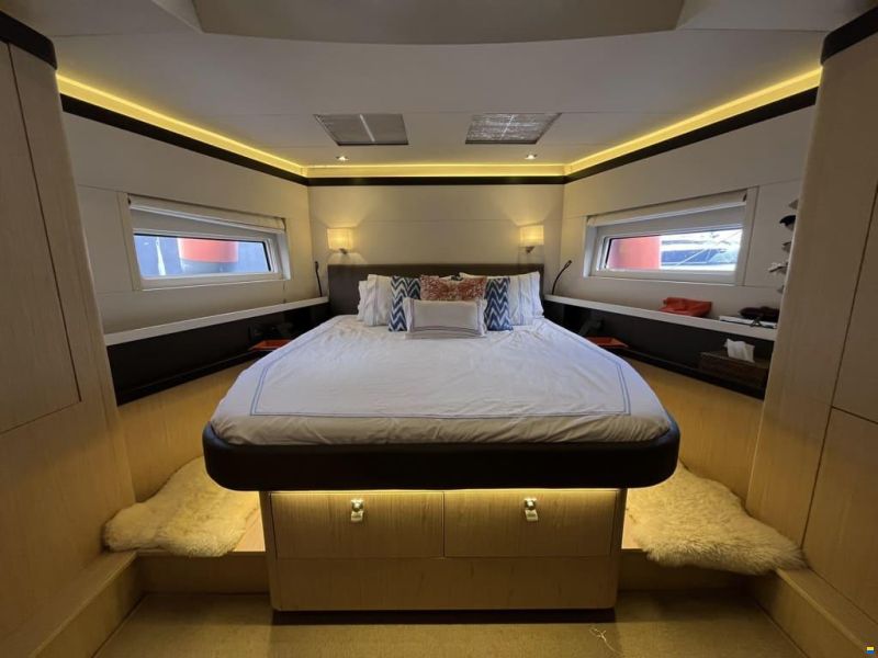 Beneteau Oceanis Yacht 62
