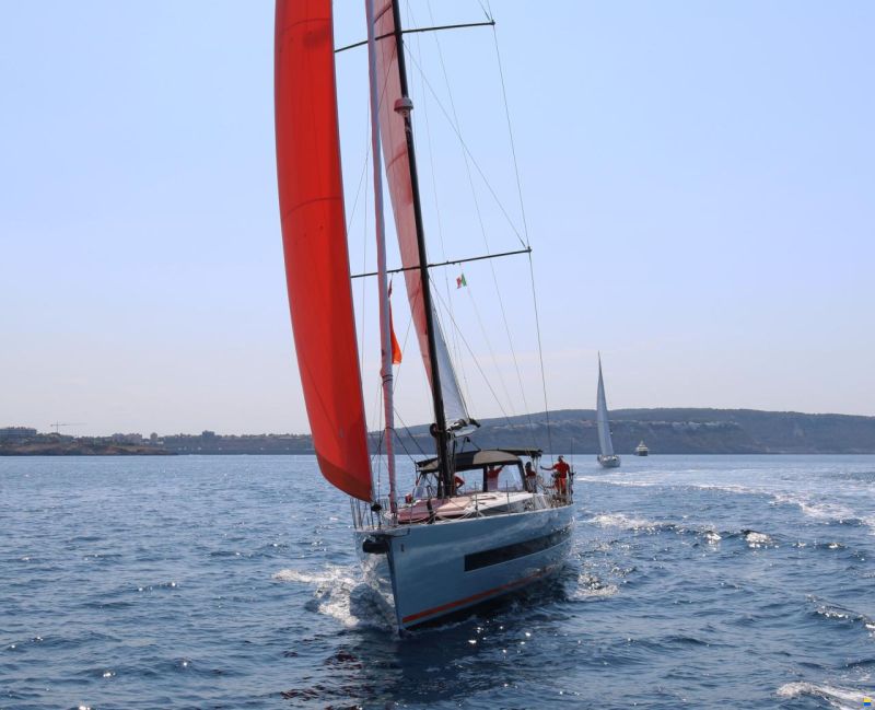 Beneteau Oceanis Yacht 62