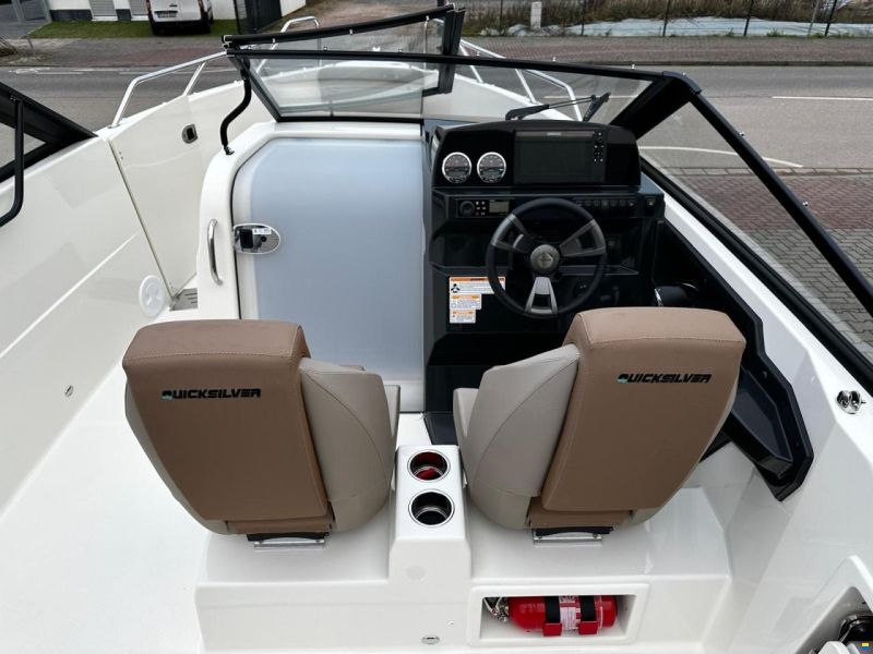 Quicksilver Activ 675 Bowrider