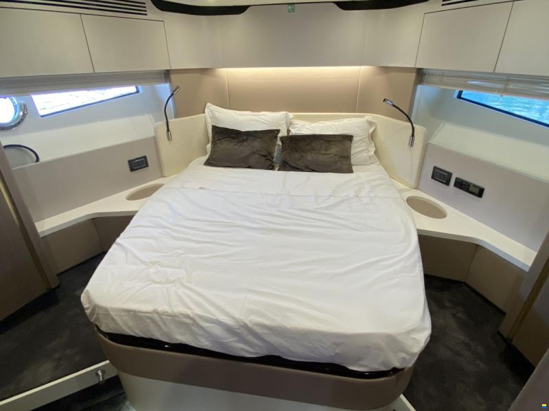 Azimut 60 Fly