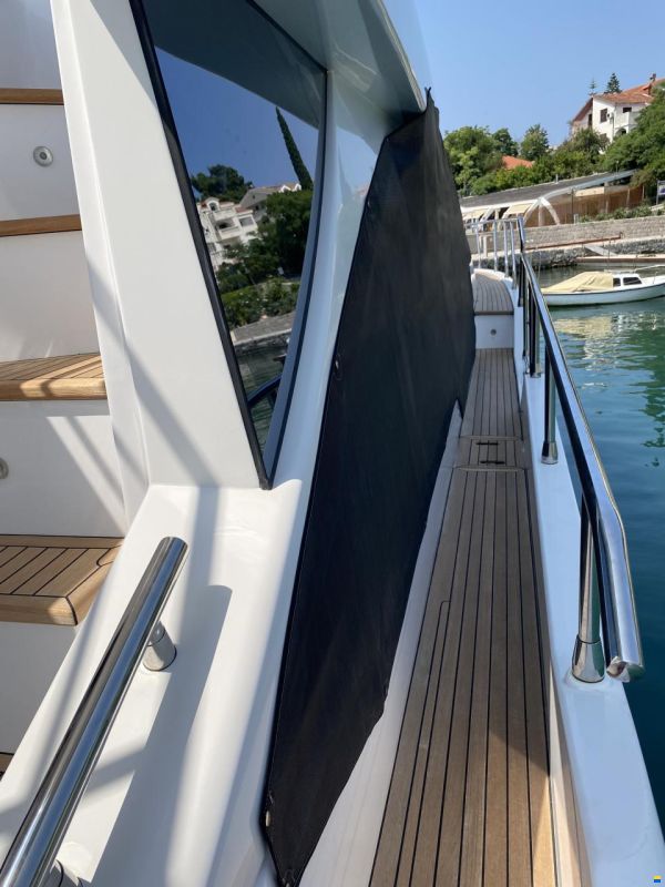 Azimut 60 Fly