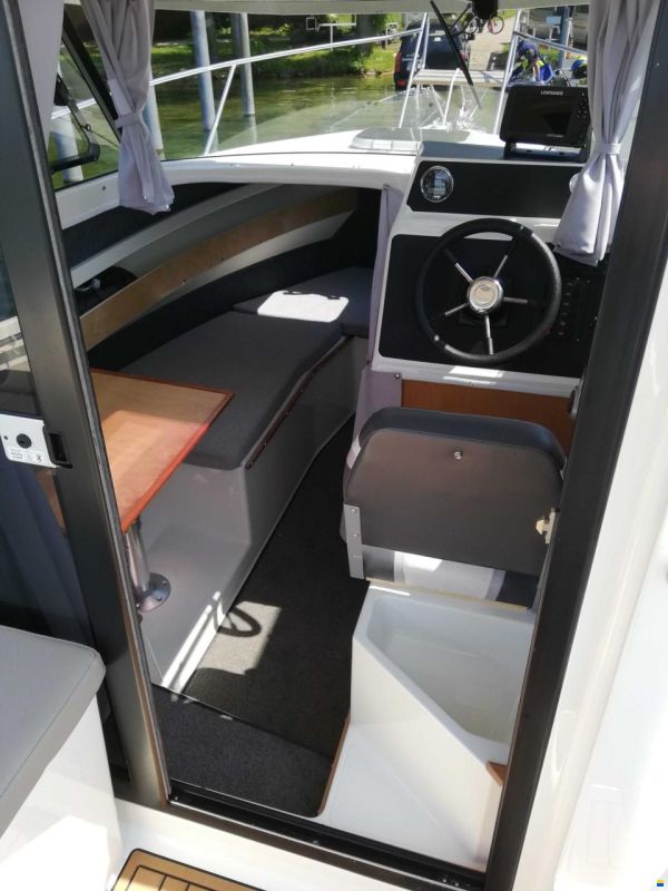 Texas 690 Pilothouse