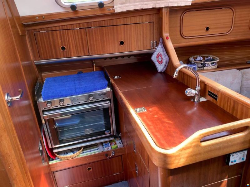Bavaria 300