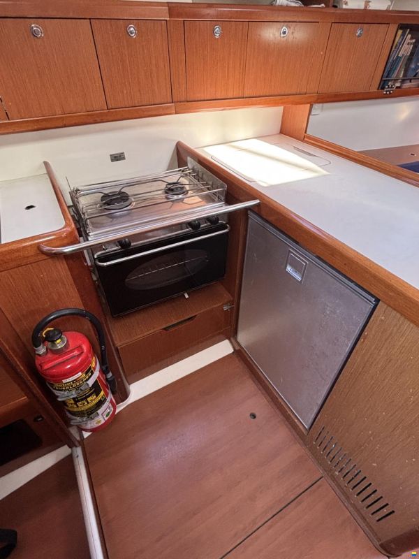 Beneteau Oceanis 37