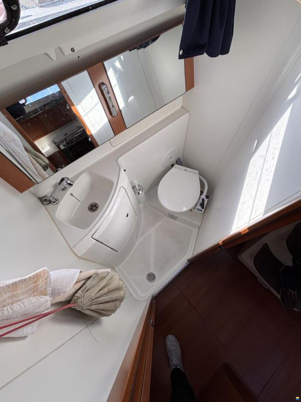 Beneteau Oceanis 37