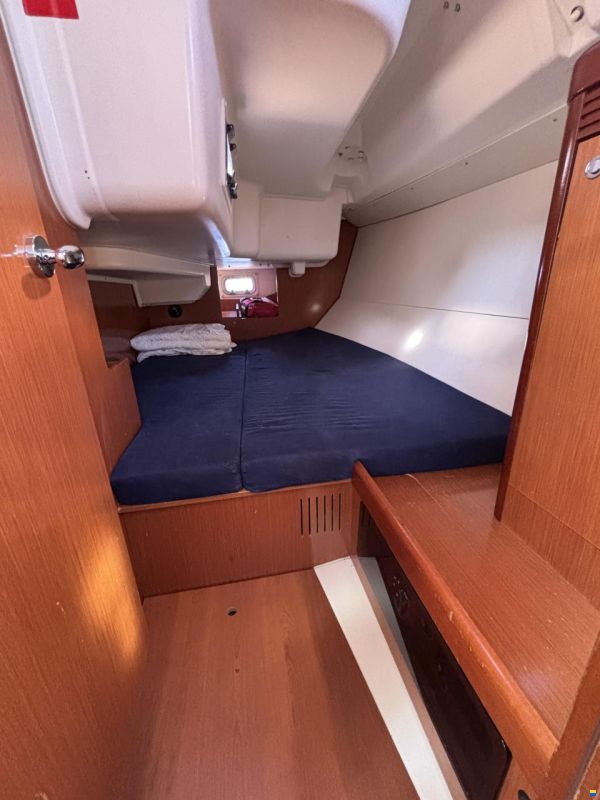 Beneteau Oceanis 37