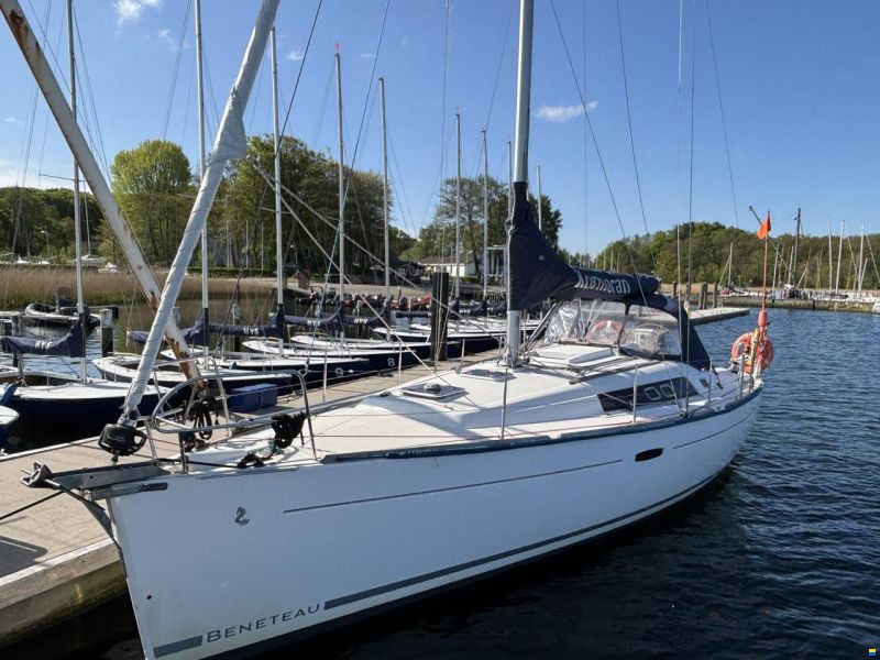Beneteau Oceanis 37