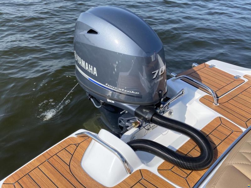 Topcraft 627 Tender