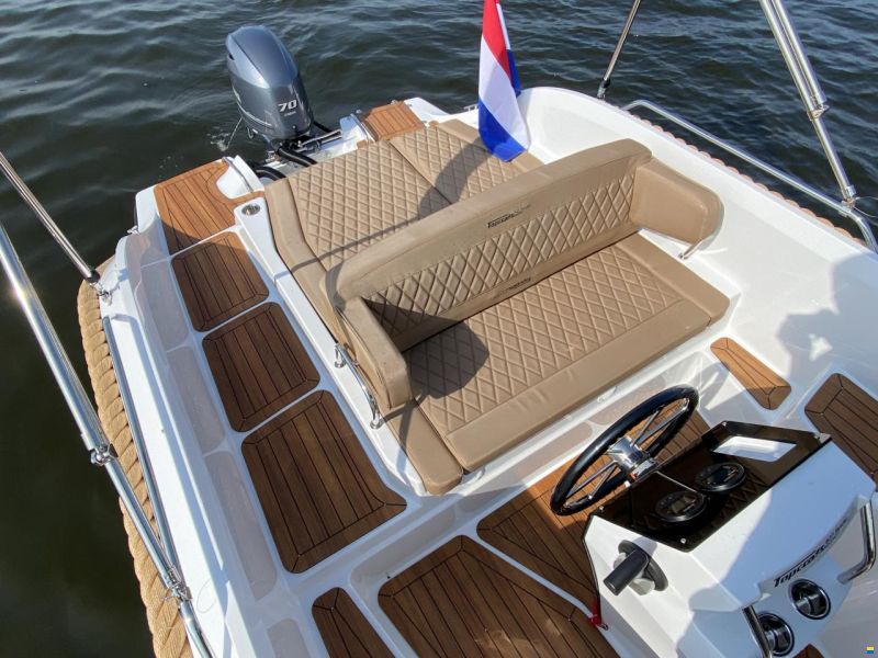 Topcraft 627 Tender