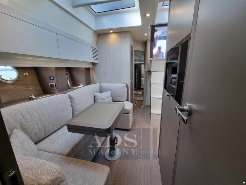 Cranchi M 44 HT