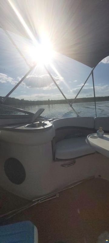 Four Winns Sundowner 255