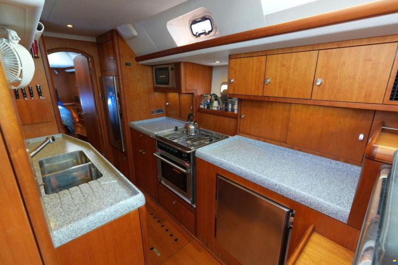 Oyster 575