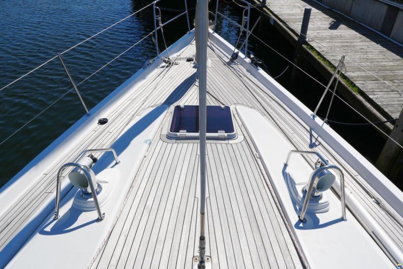 Oyster 575