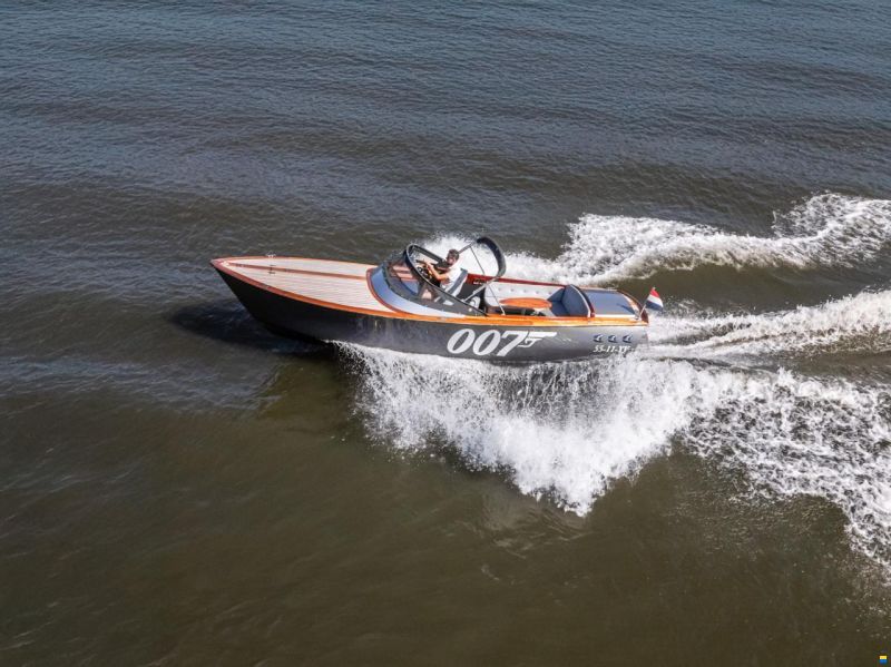 Exclusive "007" Aluminium Tender