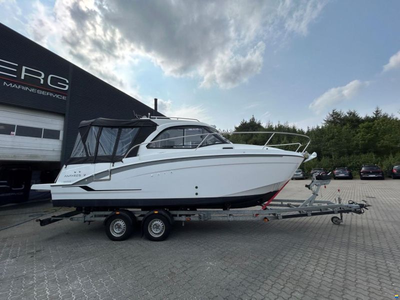 Beneteau Antares 7