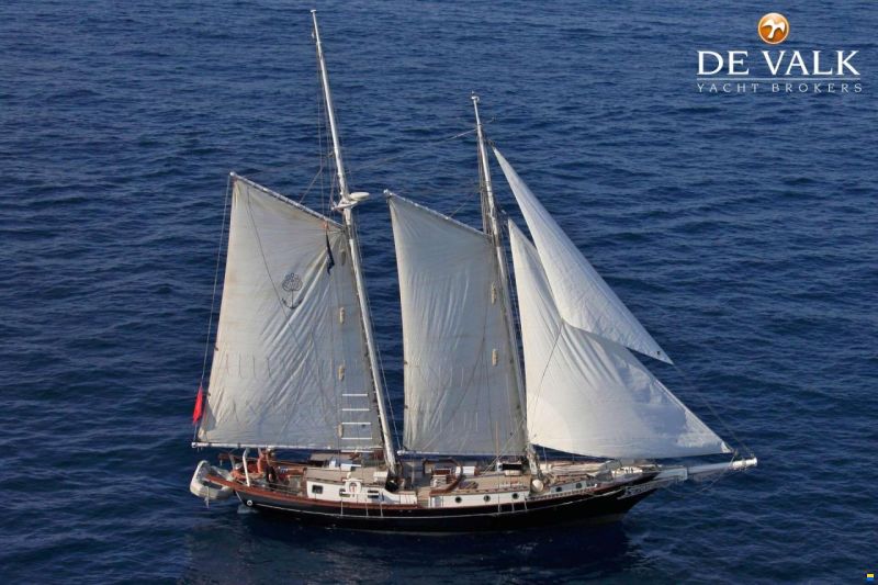Schooner Sitting Bull 19.80