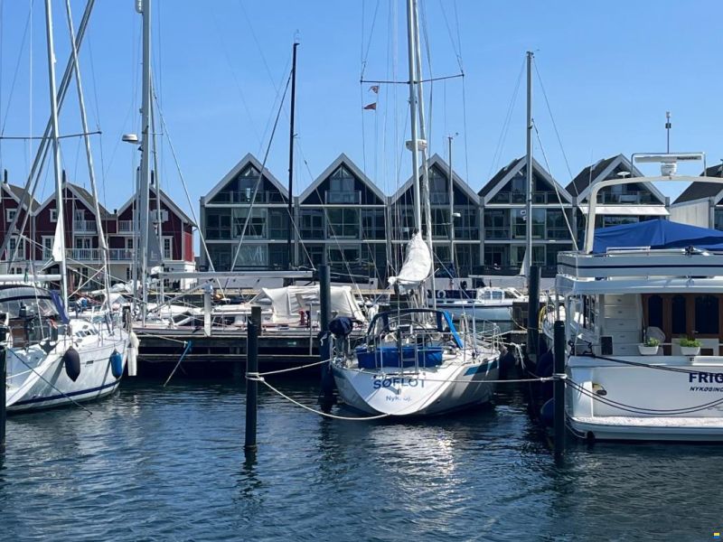 Sweden Yachts 390