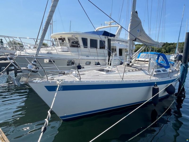 Sweden Yachts 390