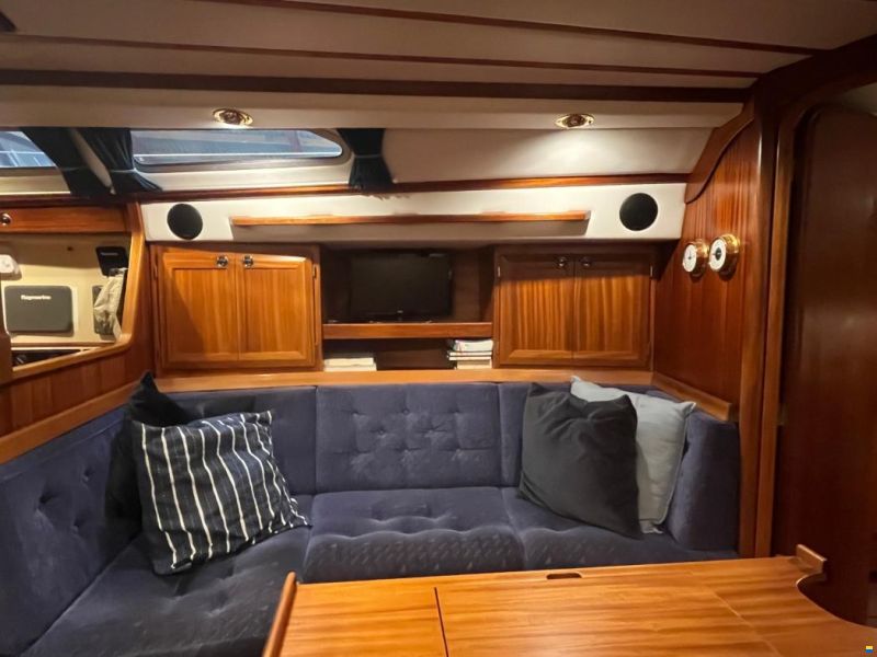 Sweden Yachts 390