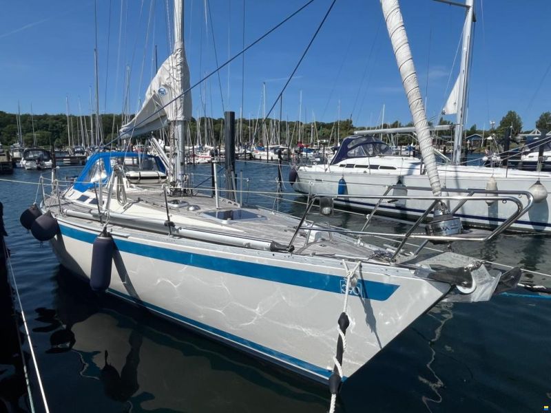 Sweden Yachts 390