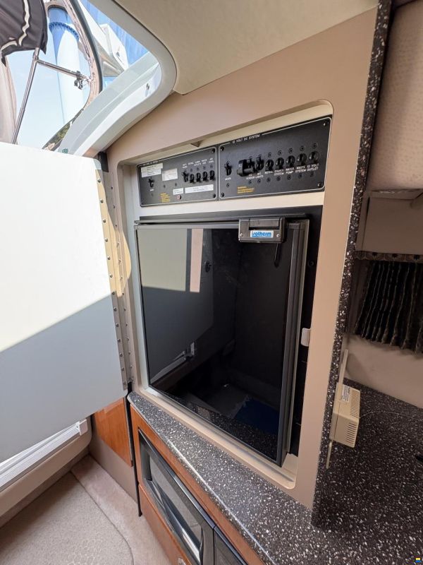 Formula 330 Sun Sport