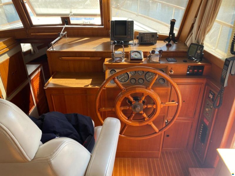 Grand Banks 42