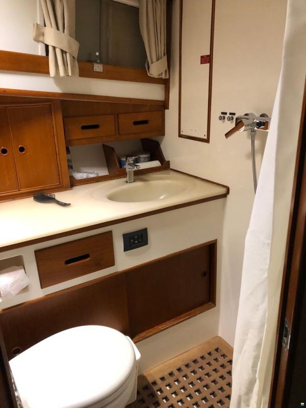 Grand Banks 42