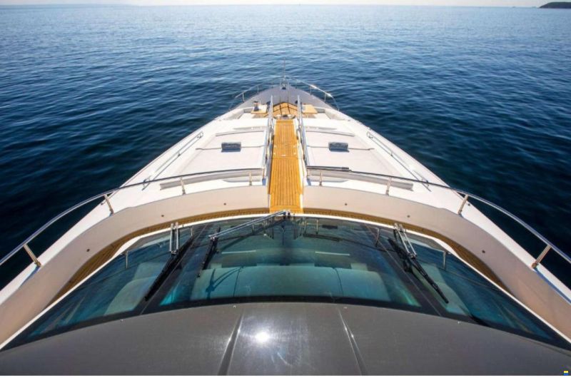 Ferretti Custom Line 100