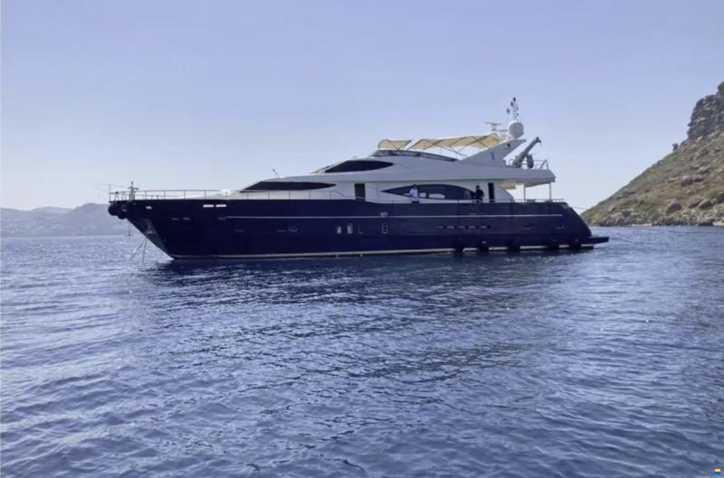 Custom motor yacht 28M