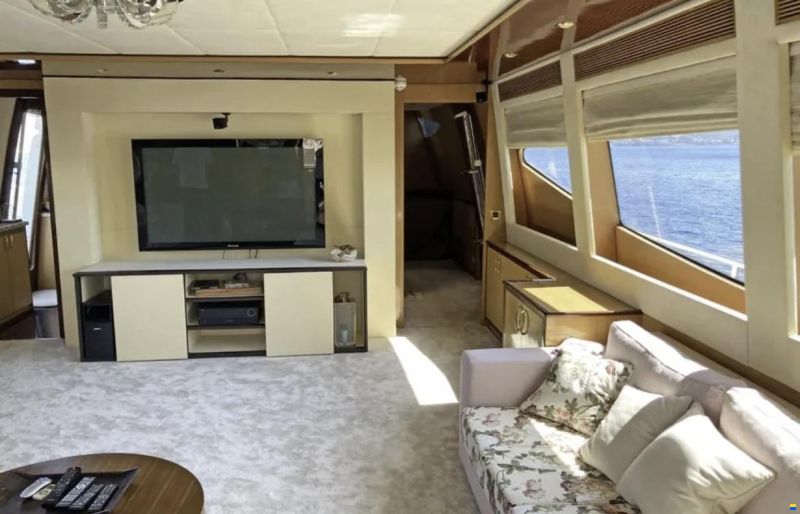 Custom motor yacht 28M