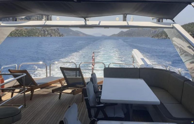 Custom motor yacht 28M