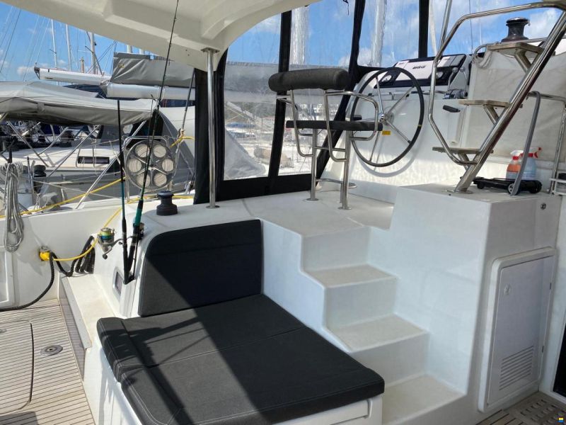 Lagoon 42