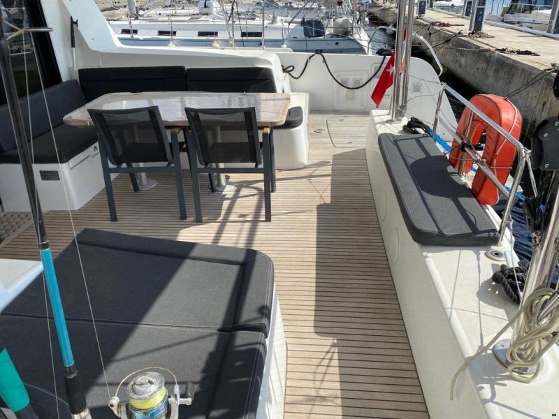 Lagoon 42