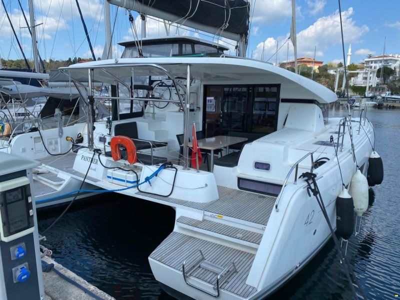 Lagoon 42