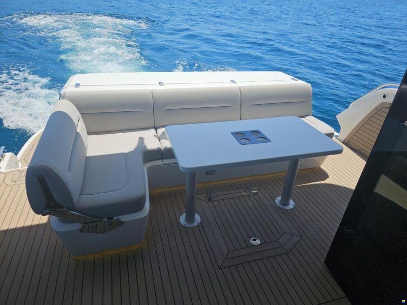 Galeon 440 Fly