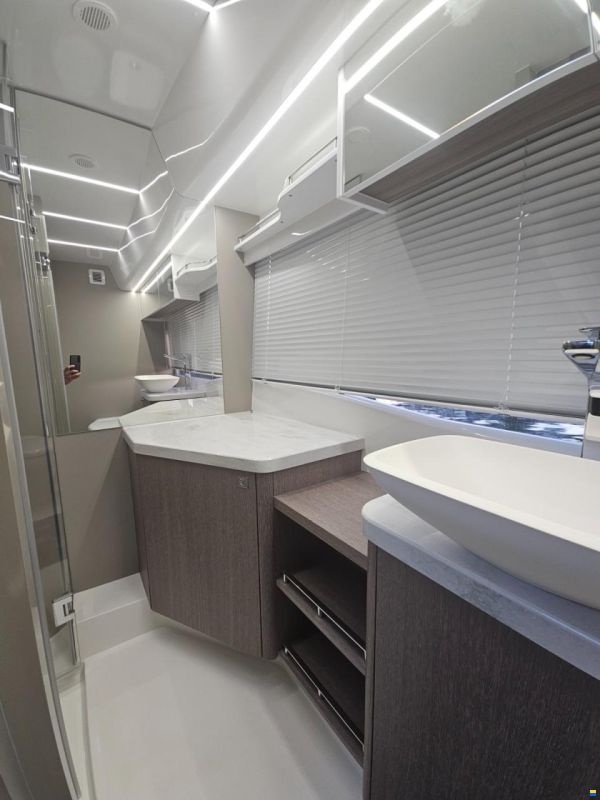 Galeon 440 Fly
