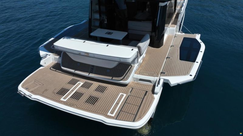 Galeon 440 Fly