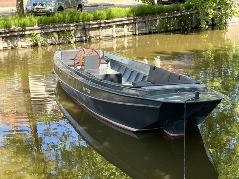 875 stalen sloep