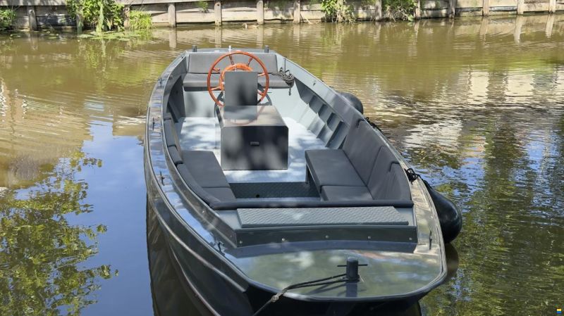 875 stalen sloep